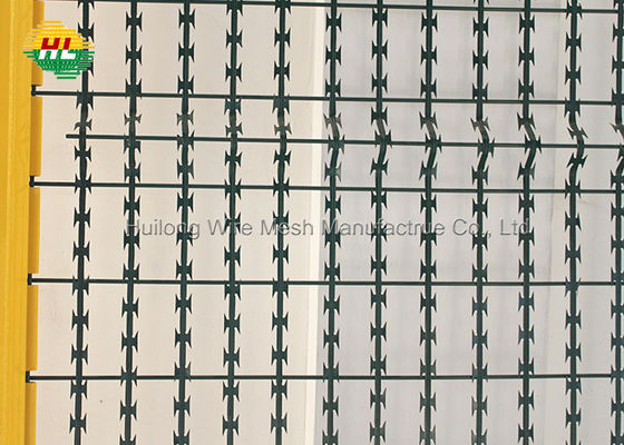 2.5mm Concertina Wire Fence Green PVC Coated with Rectangle Shape Hole