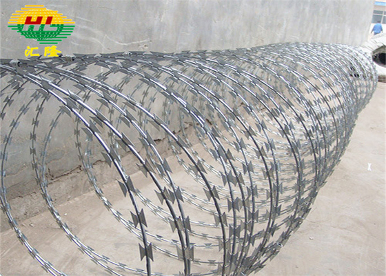 Dây dao cạo Conertina BTO-18 chất lượng tuyệt vời để kiểm soát đám đông và ngăn chặn bạo loạn