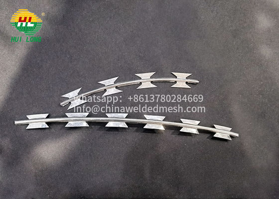 Kiểu ruy băng Đường kính cuộn dây 450mm Đường thẳng Concertina Dây dao cạo để bảo vệ